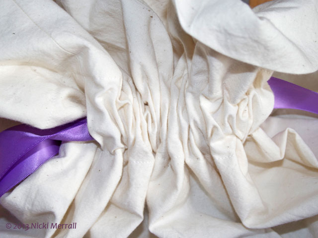 Wool wash bag - gathered top detail