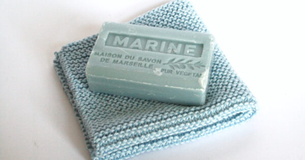 Read more about the article Garter stitch facecloth – Well-knitting project 1