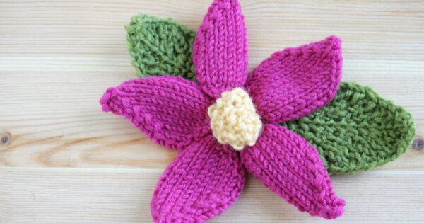 Read more about the article Knitted flower – Flowers for Memories