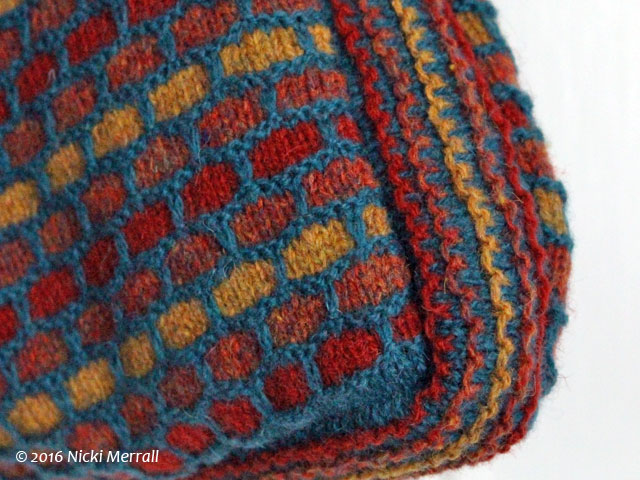 Detail of slip stitch pattern used for gusset and side of Mischa bag