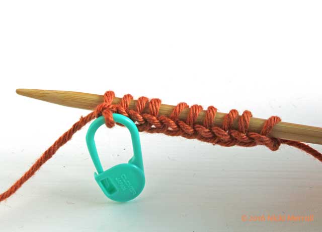 Transfer stitch on crochet hook to lockable stitch marker